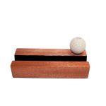 BASE DE MADERA PARA CELULAR CON PELOTA PORTA PLUMA GOLF